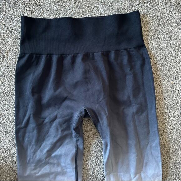 ZYIA Active Ombré Performance Compression Leggings - Picture 3 of 6